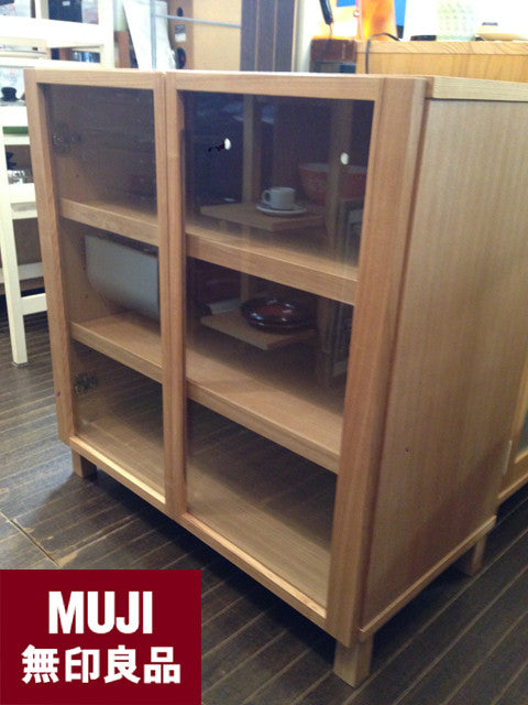 サクッと置けてディスプレイもできる有能アイテム～MUJI 無印良品 タモ材 ガラスキャビネット ナチュラル【買取＆販売＆レンタル】