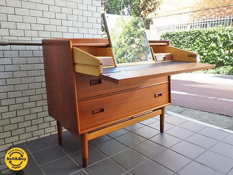 karf取扱 デンマーク ビンテージ チーク材 × オーク材 ドレッサーチェスト 3段 可変ギミック ～ ギミックが面白い北欧のビンテージ家具。【買取と販売とレンタルのお店】