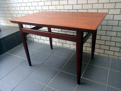 北欧からの贈り物～ DENMARK VINTAGE /デンマーク ヴィンテージ　チーク材　コーヒーテーブル　ローテーブル【買取と販売とレンタルのお店】