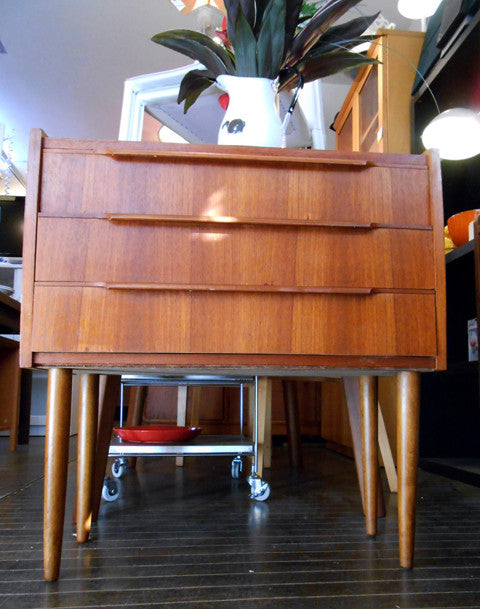 魅せる家具～北欧ビンテージ“チーク材”スモールチェスト【買取＆販売＆レンタル】