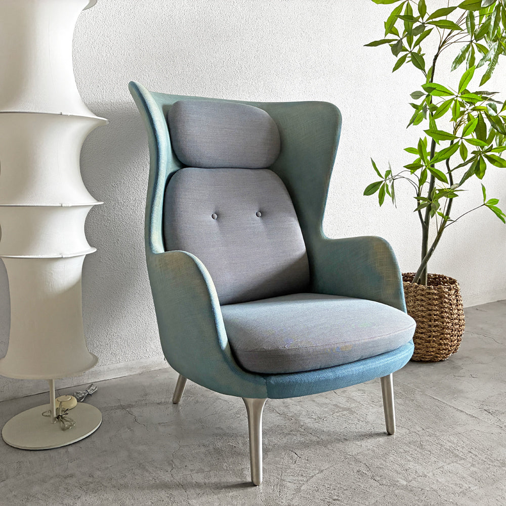 【登戸BASE店】フリッツハンセン Fritz Hansen ロオチェア RO JH1 ラウンジチェア ファブリック Faded Denim Blue アルミベース ハイメ・アジョン 現行定価￥526,680以上 買取させていただきました。
