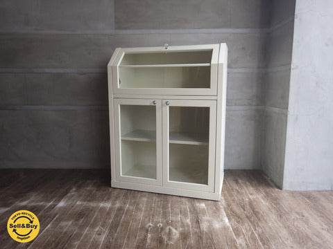B-COMPANY ビーカンパニー ガラスケース キャビネット ～ 小さなお気に入りを飾りたくなるフレンチキャビネット♪【買取と販売とレンタルのお店】