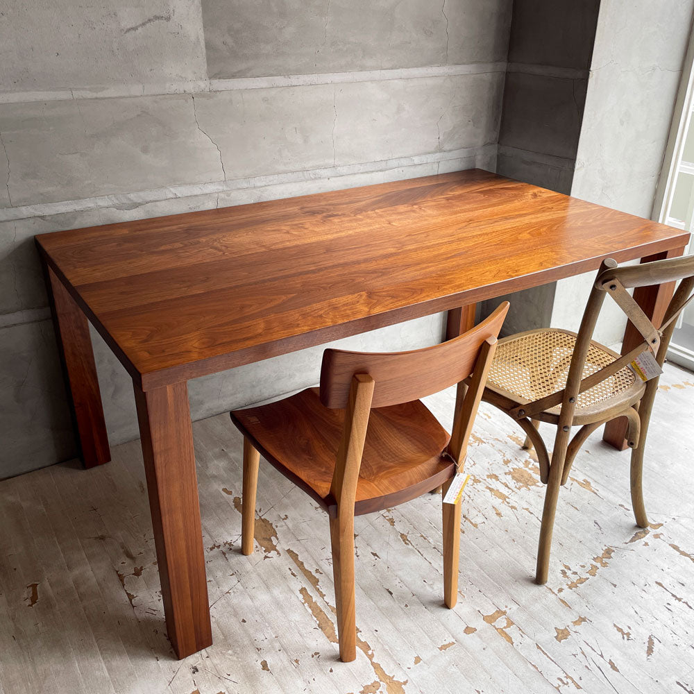 シラカワ家具 SHIRAKAWA ウォールナット無垢材 ダイニングテーブル 角脚 W160cm 飛騨家具～真っすぐを愛し、真っすぐに愛された～