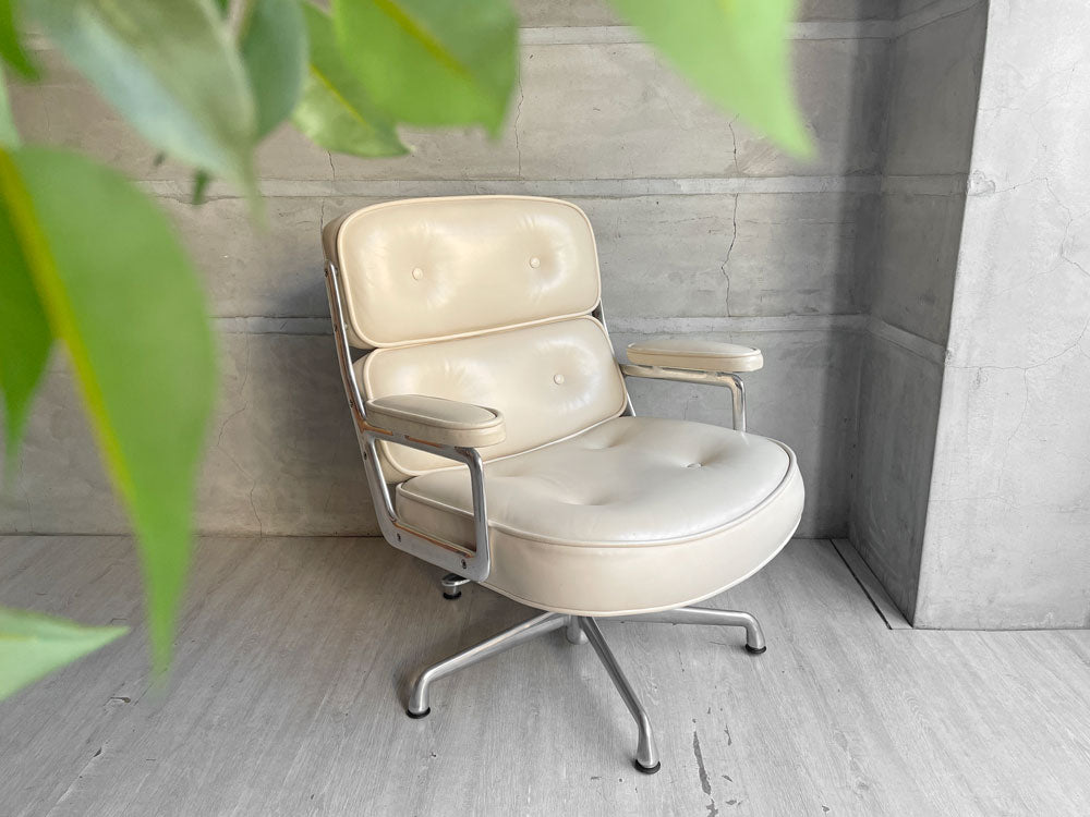 ハーマンミラー Herman Miller タイムライフ エグゼクティブチェア ラウンジチェア 5本脚 ホワイトレザー C&Rイームズ 定価￥828,300- ～エグゼクティブチェアの最高峰～