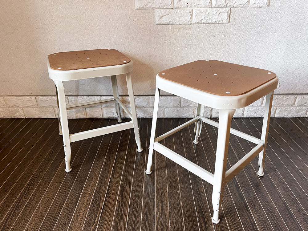 リオン LYON ファクトリースツール FACTORY STOOL Sサイズ プッティーホワイト Putty white プレスウッドシート インダストリアル P.F.S取扱 廃番 計2脚 中古品  買い取りしました。