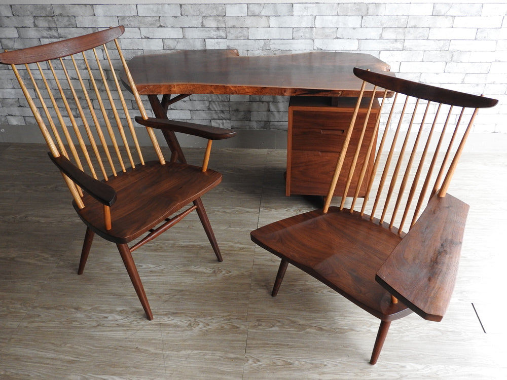 ジョージ・ナカシマ George Nakashima 桜製作所 ウォールナット無垢材 焼印入り CN115 NEW CHAIR ARM & CN103 LOUNGE ARM & CONOID DESK   中古品  買い取りしました。