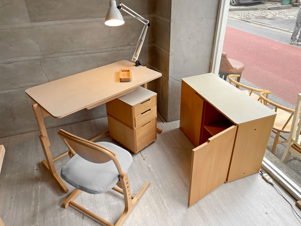 フォルミオ Formio スコーレ Skole.ビーチ材 廃番モデル ポーランド製 デスク キャビネット デスクワゴンキャビネット チェア 買い取りしました。