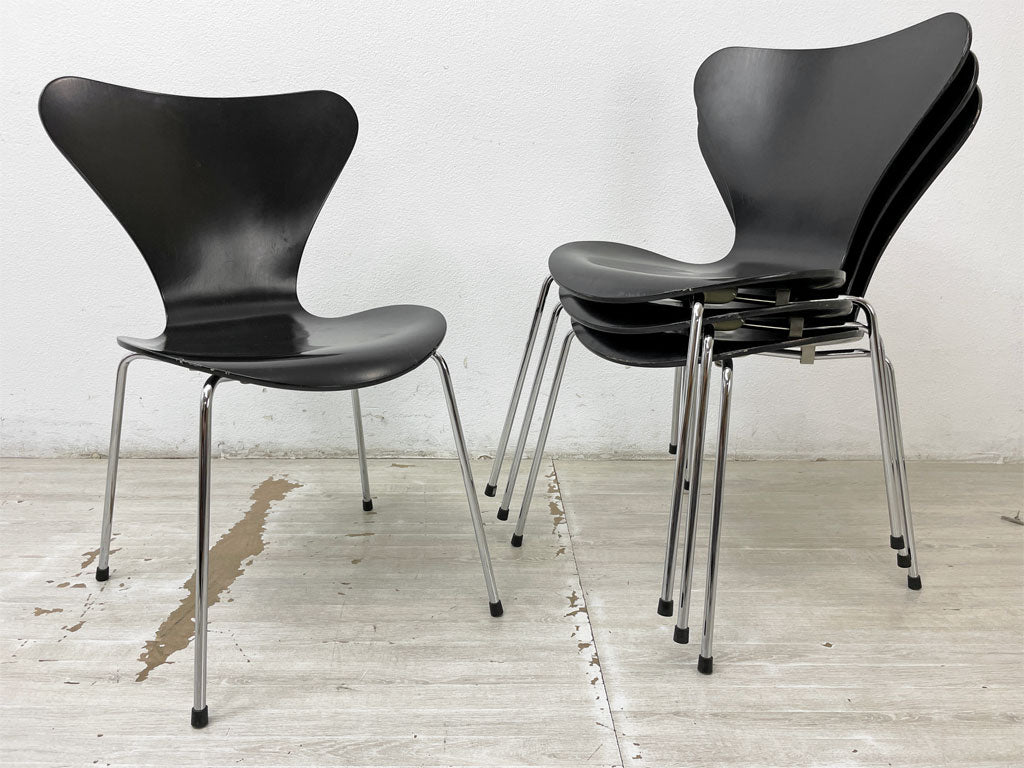 フリッツハンセン Fritz Hansen セブンチェア ブラックラッカー アルネ・ヤコブセン Arne Jacobsen スタッキングチェア デンマーク 北欧家具 4脚 中古品 買い取りしました。