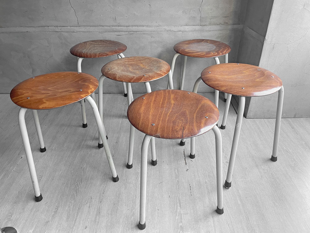 ビンテージ Vintage ウッドシート × スチールレッグ スツール 6脚 スタッキング プライウッド アイボリー インダストリアル 中古品 買い取りしました。