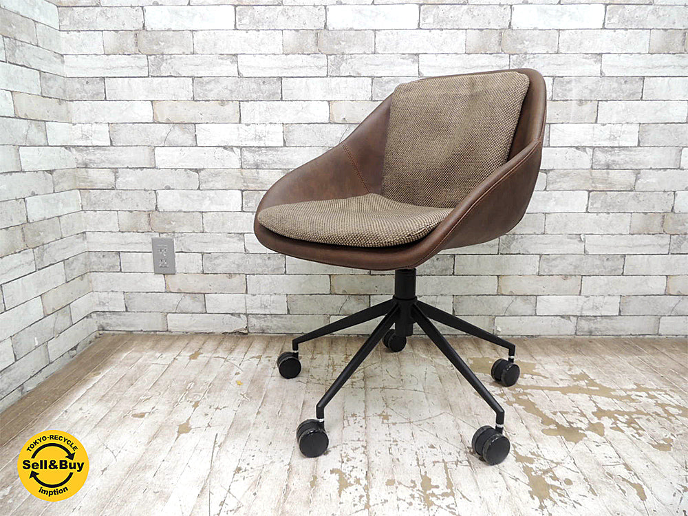 アデペシュ a.depeche パニッシュ PUNISH オフィスチェア デスクチェア 油圧昇降式 アイアン 鉄脚 インダストリアル　中古品 買い取りしました。祖師谷大蔵店 出張買取もお任せ下さい。