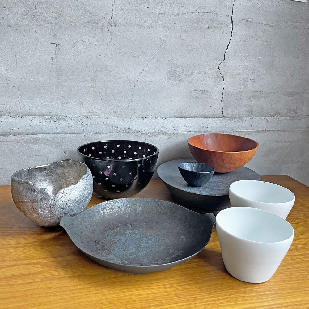 器を愛でる ～ 日本の現代作家 ～