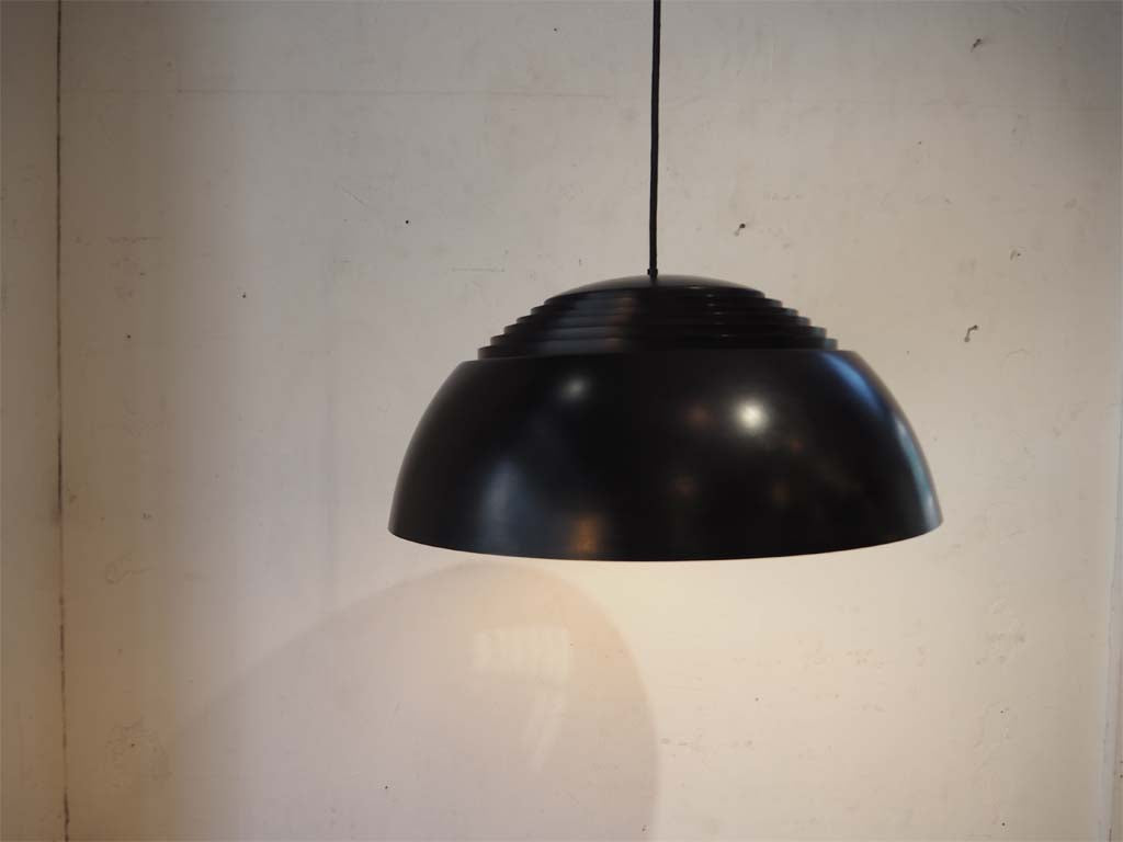 ルイスポールセン Louis Poulsen AJロイヤル ブラック 500 AJ ROYAL Black ペンダントライト 中古品 買い取りしました。