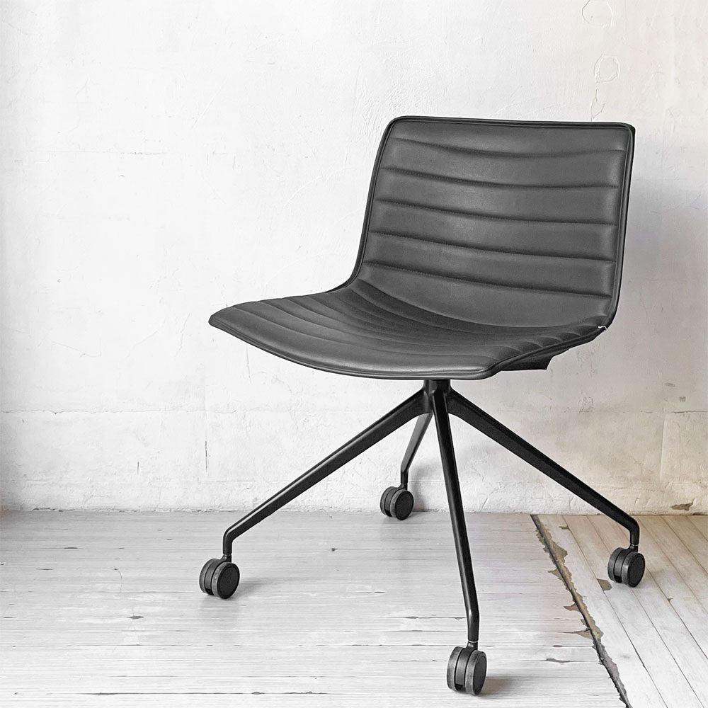 【下北沢店】アルペール arper カティファ46 Catifa46 ミーティングチェア デスクチェア アームレス PVCレザー ブラック 4本脚 キャスター付き 買取させていただきました。