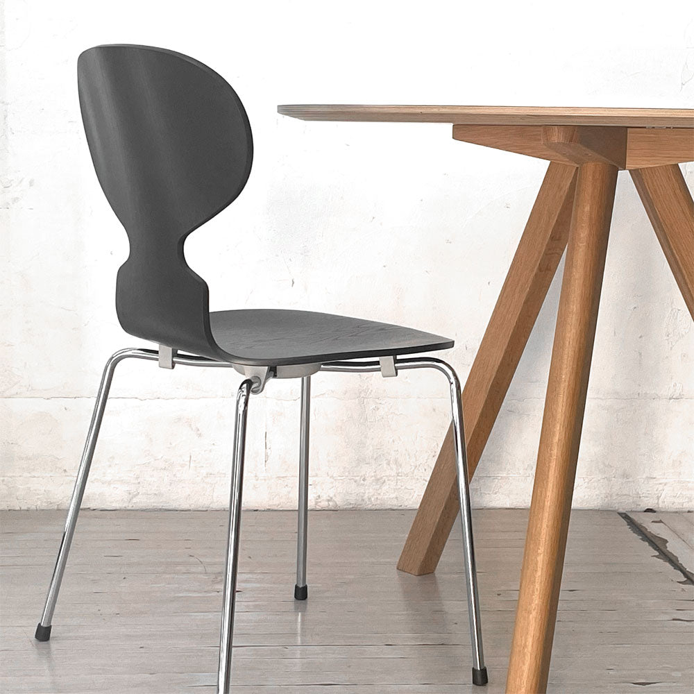 フリッツハンセン Fritz Hansen アントチェア ANT CHAIR アリンコチェア カラードアッシュ 4本脚 アルネ・ヤコブセン デンマーク  2019年製～理想と現実のな狭間で生まれた名作