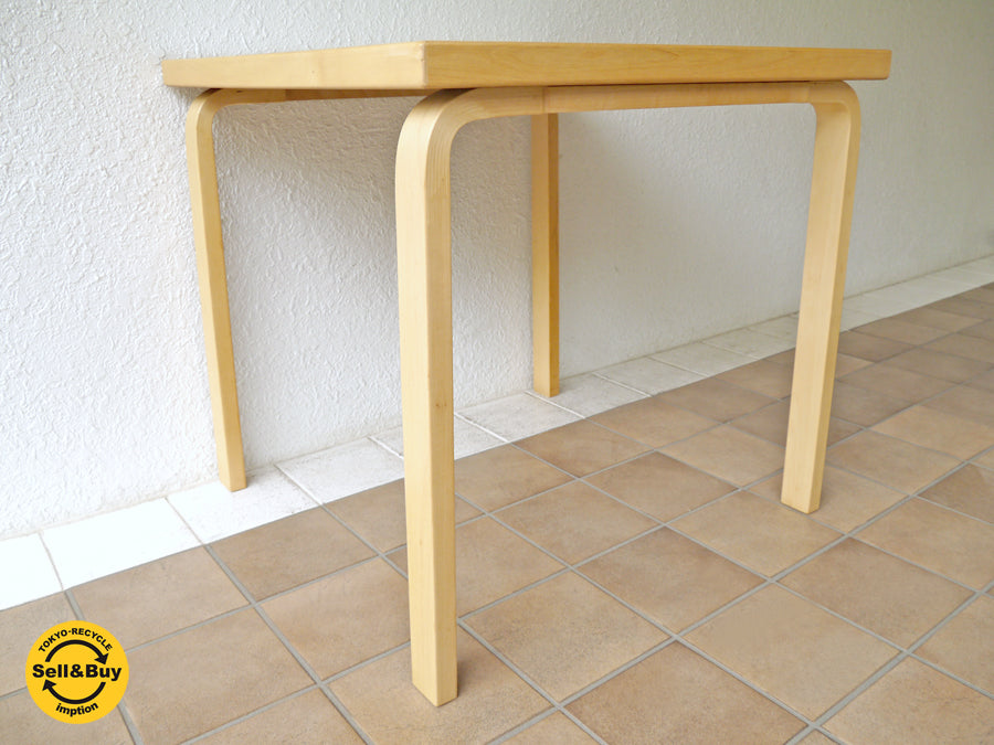 アルテック artek アルヴァ・アアルト Alvar Aalto L-Leg シリーズ 81C テーブル メラミン天板 ホワイト × バーチ材 フレーム ナチュラル 北欧家具 フィンランド ワークテーブル デスク カフェテーブル 名作 新着商品 買い取りしました！ 用賀店 出張買取もお任せ下さい。