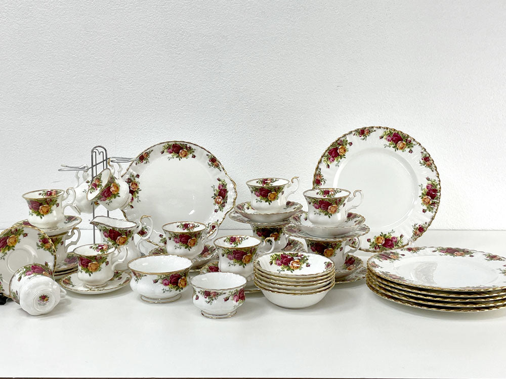 ロイヤルアルバート ROYAL ALBERT オールドカントリーローズ ティーセット 買い取りしました。