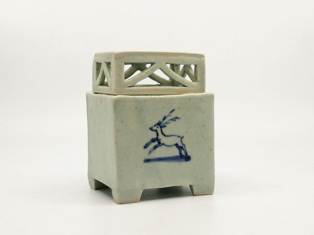 吉田崇昭 Takaaki Yoshida 染付鹿文香炉 白磁 喜器窯 現代作家  中古品 買い取りしました。