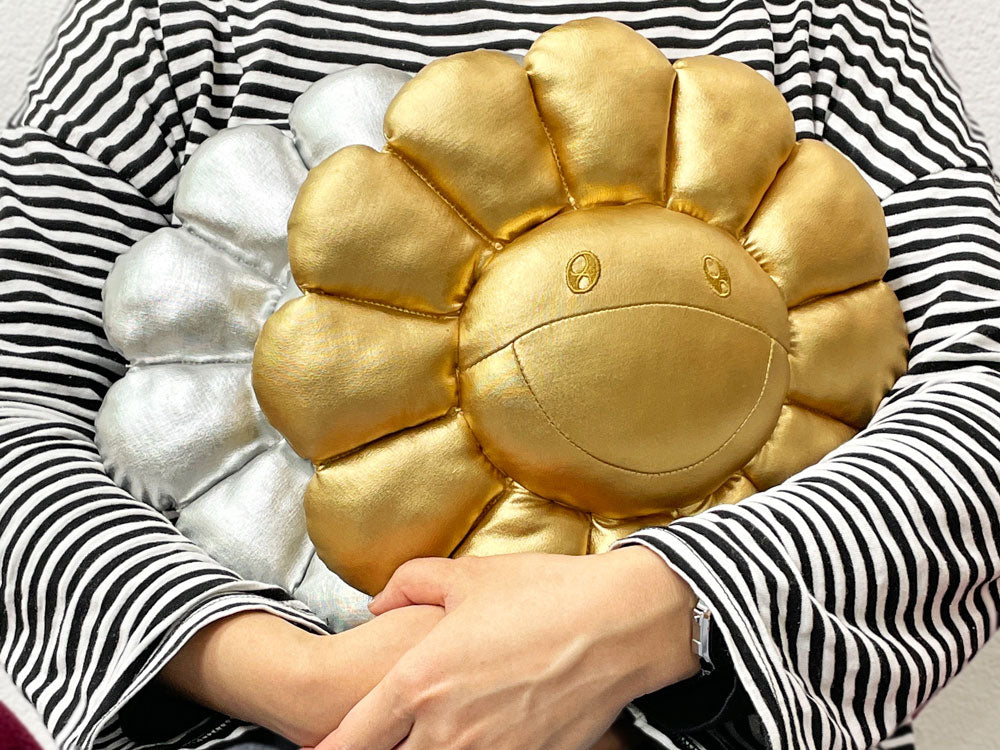 村上隆 Takashi Murakami お花クッション フラワークッション 30cm ゴールド＆シルバー カイカイキキ kaikai kiki 中古品 買い取りしました。