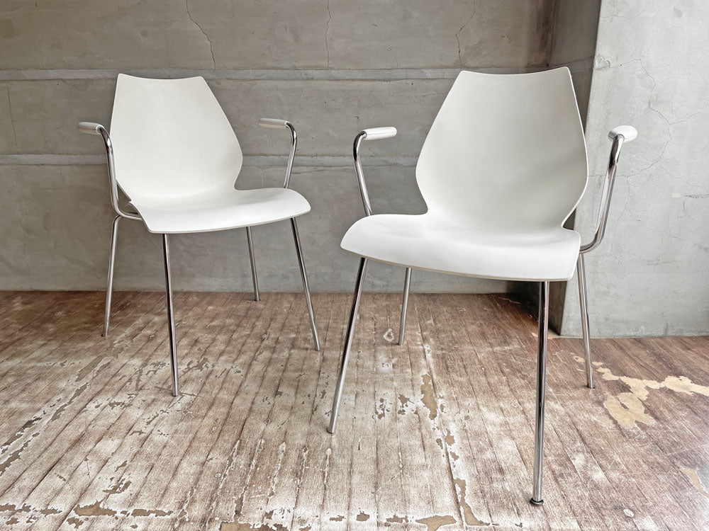 カルテル Kartell マウイチェア Maui アームチェア 2脚セット ホワイト ヴィコ・マジストレッティ スタッキングチェア イタリア 中古品 買い取りしました。