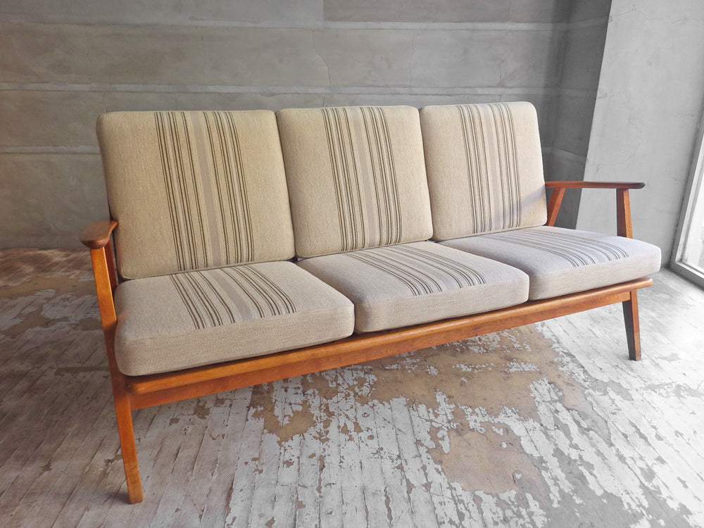 北欧 ビンテージ Scandinavian vintage 3P Sofa 3人掛け ソファ オーク材 木製フレーム ストライプファブリック ミッドセンチュリー 北欧家具 中古品 買い取りしました。