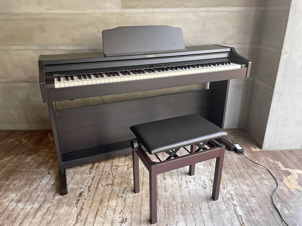 ローランド Roland 電子ピアノ RP401R ブラック 2015年製 スタンド・ヘッドホン・チェア付き エントリーモデル 廃番 中古品 買い取りしました。