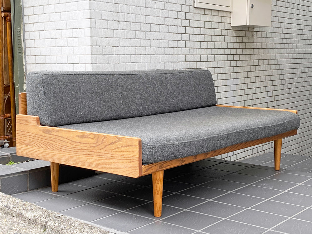 モモナチュラル Momo Natural デイソファ DAY SOFA 2.5P カウチソファ アームレス オーク材フレーム グレー系 ファブリック 中古品 買い取りしました。