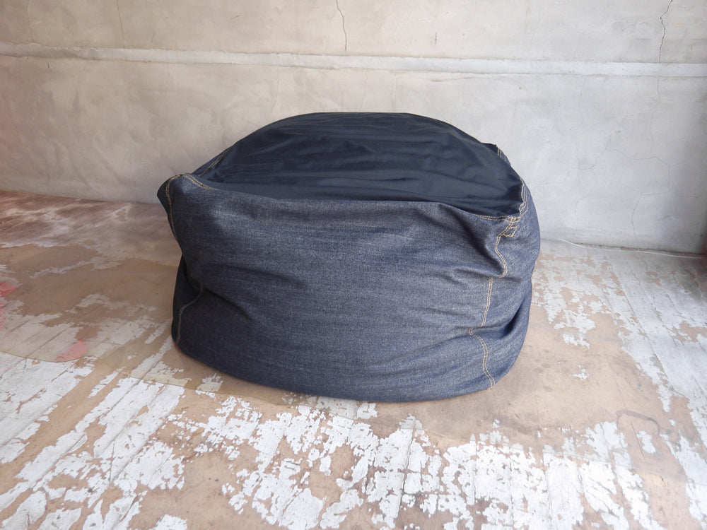 無印良品 MUJI 体にフィットするソファ ビーズクッション 綿デニムカバー 定価: \14,980- 中古品 買い取りしました。
