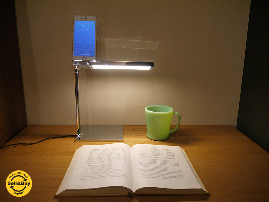 フロス FLOS ディーイーライト D'E-Light デスクライト 卓上ライト LEDライト USBソケット iPad iPhone イタリア 中古品 買い取りしました！ 自由が丘店 出張買取もお任せください。
