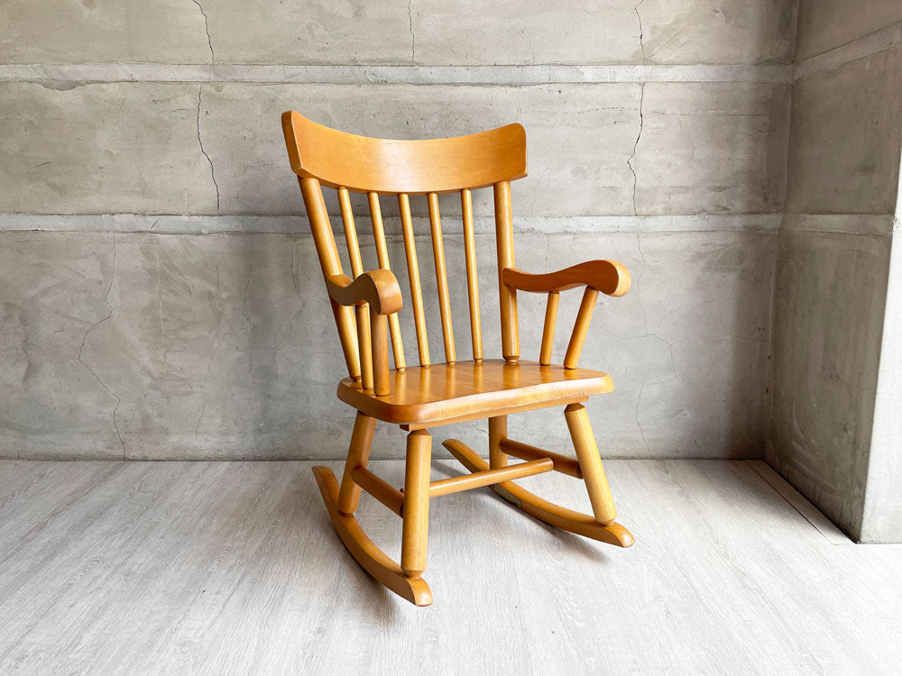 オークヒル Oak Hill オークヒル キッズ用 ロッキングチェア メイプル無垢材 ナチュラル 中古品 買い取りしました。