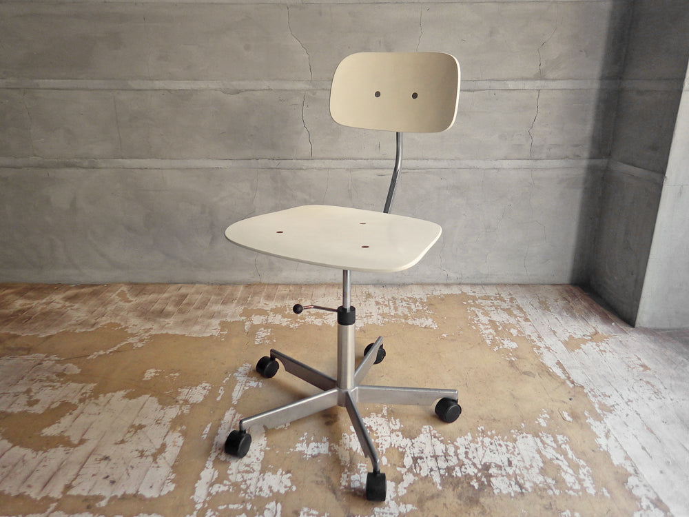 フリッツハンセン Fritz Hansen ケヴィチェア KEVI CHAIR 5本脚 ホワイト ヨルゲン ラスムセン Jorgen Rasmussen 1992年製 デンマーク 中古品 買い取りしました。