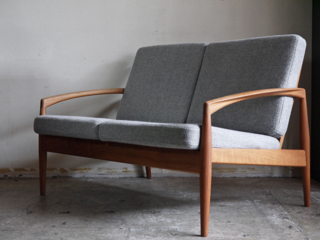 宮崎椅子製作所 ペーパーナイフソファ Paper Knife Sofa 2P 2人掛け ブラックチェリー材 ファブリック カイ・クリスチャンセン 中古品 買い取りしました。