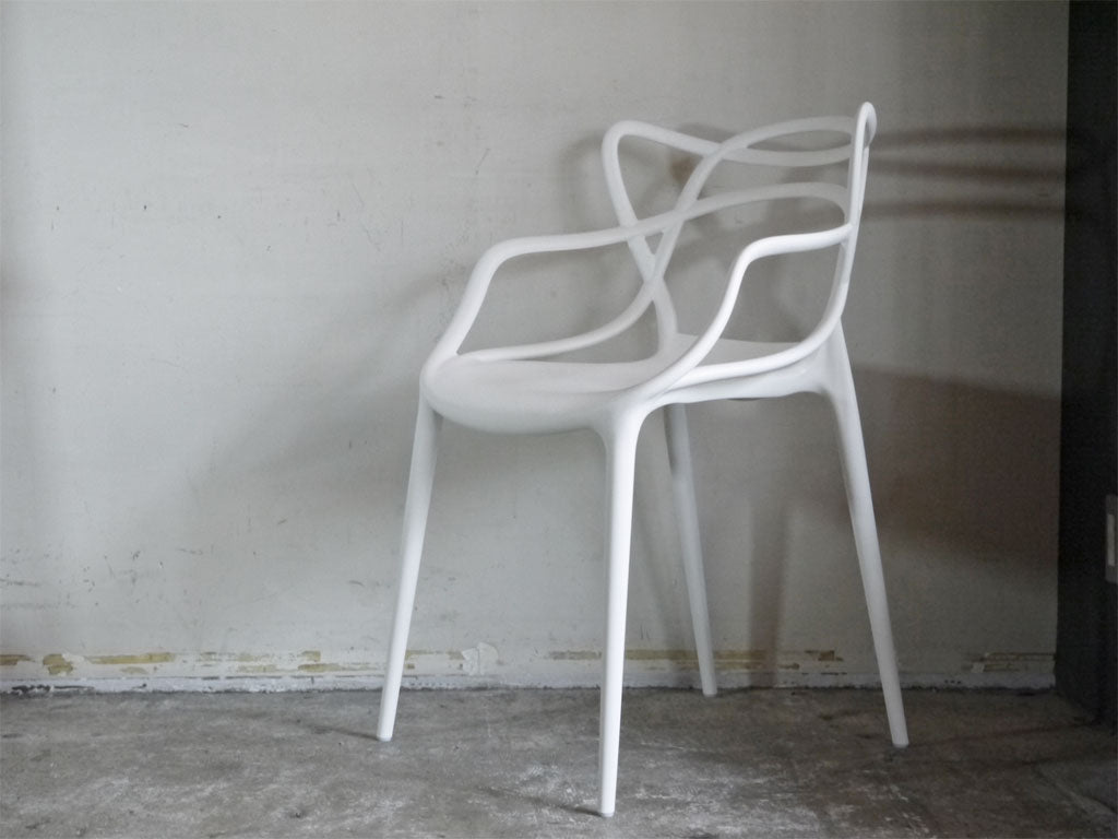 カルテル Kartell マスターズチェア Masters chair フィリップ・スタルク Philippe Starck デザイン スタッキング ホワイト 中古品 買い取りしました。