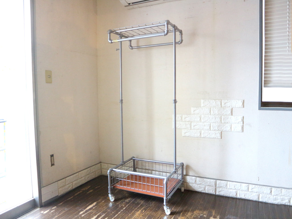 インダストリアルデザイン Industrial Design 配管 ワゴンカート ハンガーラック キャスター付 店舗什器 工業系 中古品  買い取りしました。