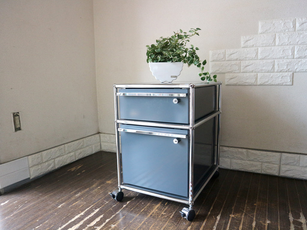 ユーエスエムハラー USM Haller モジュラーファニチャー Modular Furniture ハラーシステム ロールボーイ ワゴン デスクキャビネット アントラサイト 鍵付き 中古品  買い取りしました。