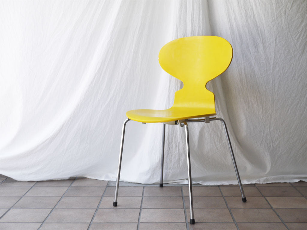 フリッツハンセン Fritz Hansen アントチェア ANT CHAIR ラッカーイエロー 4本脚 アルネ・ヤコブセン デザイン 北欧 デンマーク 中古品 買い取りしました。