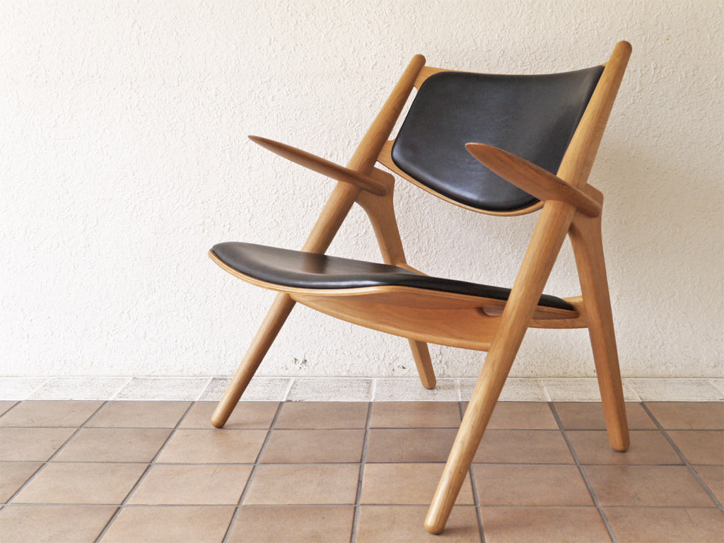 カールハンセン＆サン Carl Hansen & son CH28P イージーチェア ラウンジチェア オーク材 レザー ハンス・J・ウェグナー デンマーク 北欧家具 ～流線形のウッドアームが目を惹くウェグナーの名作椅子～