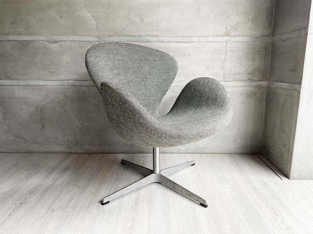 フリッツハンセン Fritz Hansen スワンチェア ラウンジチェア ファブリック アルネ・ヤコブセン Arne Jacobsen 名作椅子 北欧 デンマーク 中古品 買い取りしました。