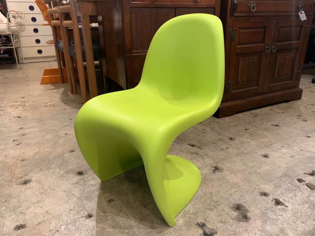 ヴィトラ Vitra パントンジュニア Panton Junior キッズチェア ダークライム ヴェルナー・パントン Verner Panton 中古品 買い取りしました。
