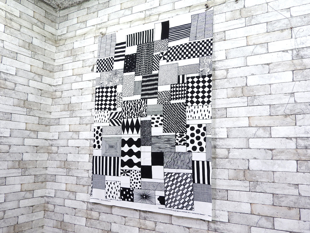 マリメッコ marimekko AJATUS ON TARKEIN ファブリック 生地 ブラック マイヤ・ロウエカリ 未使用 北欧雑貨 中古品  買い取りしました。