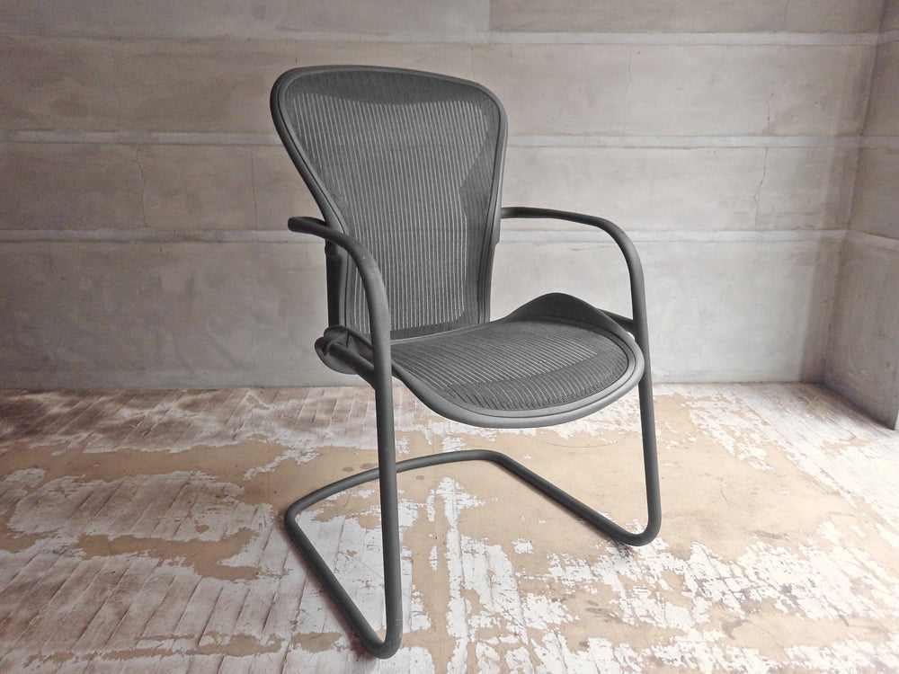 ハーマンミラー Herman Miller アーロン サイドチェア Aeron Side Chair クラシック カーボン ゲストチェア 廃盤 定価\100,440-  中古品 買い取りしました。