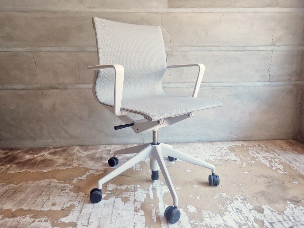 ヴィトラ Vitra フィジックス Physix デスクチェア トリオニット TrioKnit ソフトグレー アルベルト・メダ キャスターベース 昇降機能 リクライニングロック 中古品 買い取りしました。