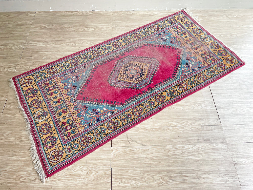 ペルシャ風 絨毯 植物文様 ラグ えんじ系 213×101cm 買い取りしました。