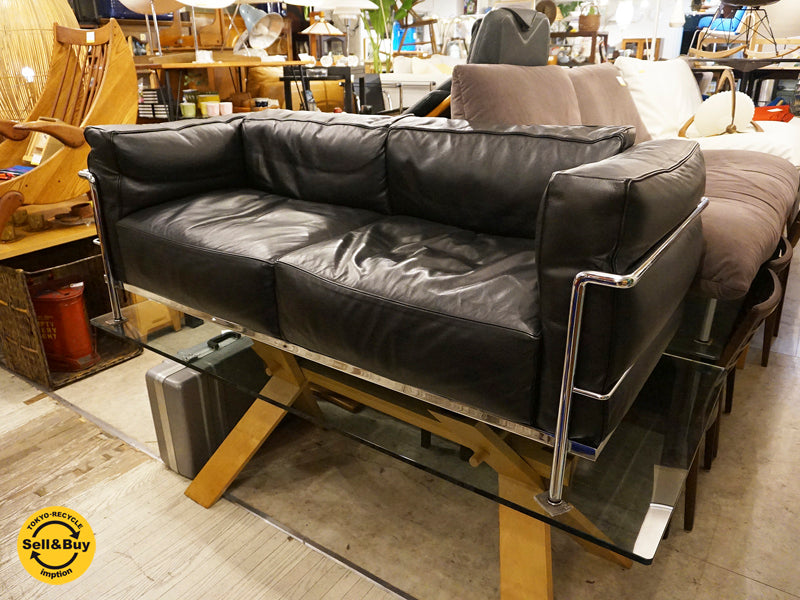 カッシーナ Cassina LC3 ソファ 2シーター フェザーパッティング FX革 ブラック×クローム イ・マエストリ シリーズ ＝ ル・コルビュジェ ピエール・ジャンヌレ シャルロット・ペリアン デザイン ～ 定価 : 135万円! 巨匠達が手掛けた20世紀デザインのマスターピース!! ～ 【 買取と販売とレンタルのお店 】