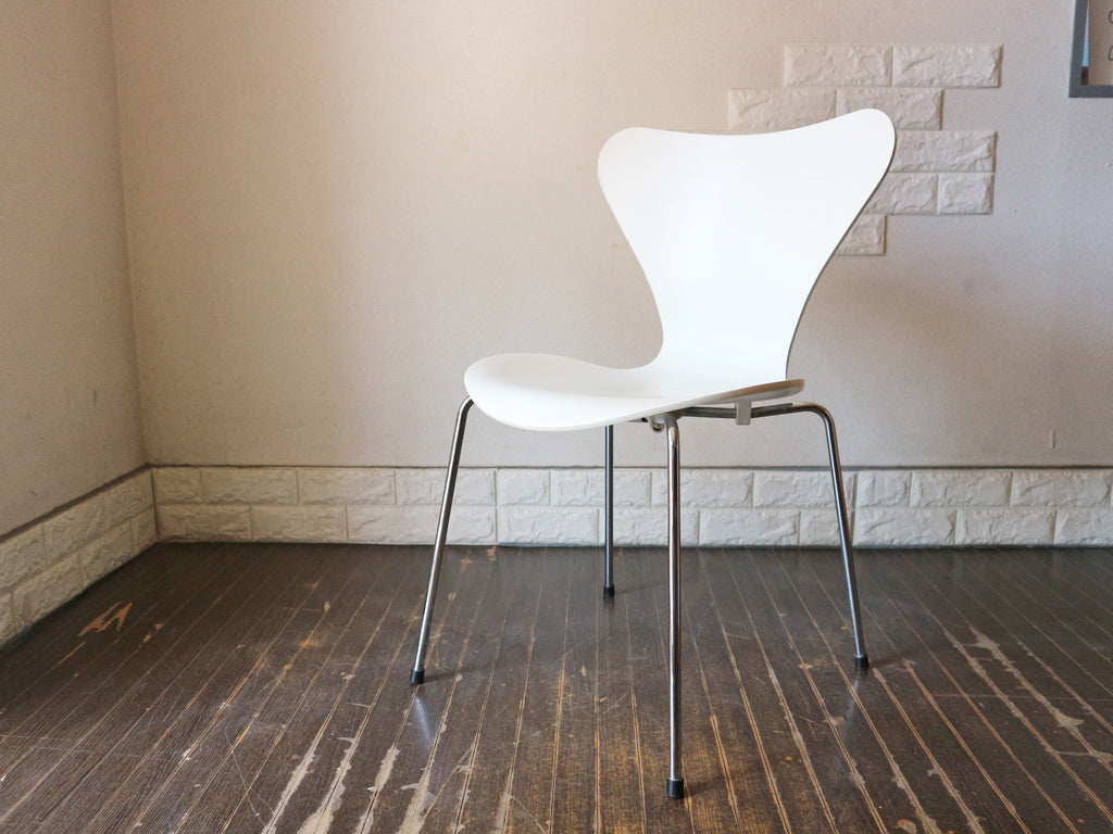 フリッツハンセン Fritz Hansen セブンチェア Seven Chair ホワイトラッカー アルネ・ヤコブセン Arne Jacobsen デンマーク 北欧家具　中古品  買い取りしました。