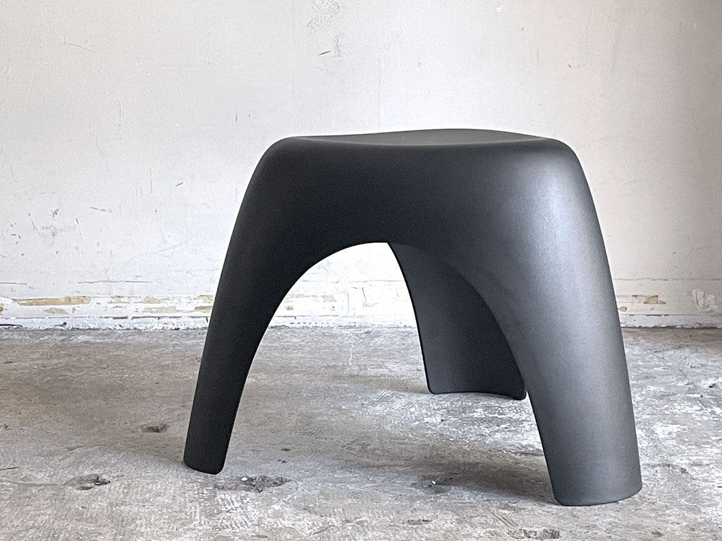 ヴィトラ Vitra エレファントスツール Elephant Stool ポリプロピレン製 ブラック 柳宗理 ミッドセンチュリー MoMA 永久収蔵品  買い取りしました。