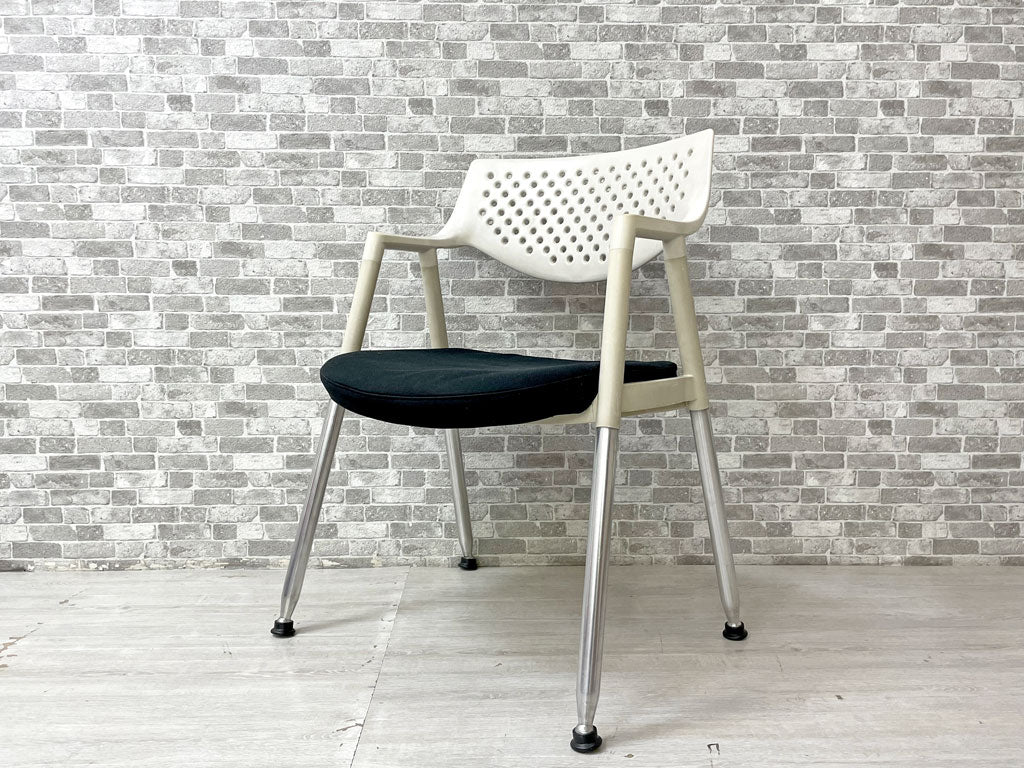 ヴィトラ vitra アームチェア 42030131 オフィスチェア ミーティングチェア 廃番 ポストモダンデザイン 中古品 買い取りしました。
