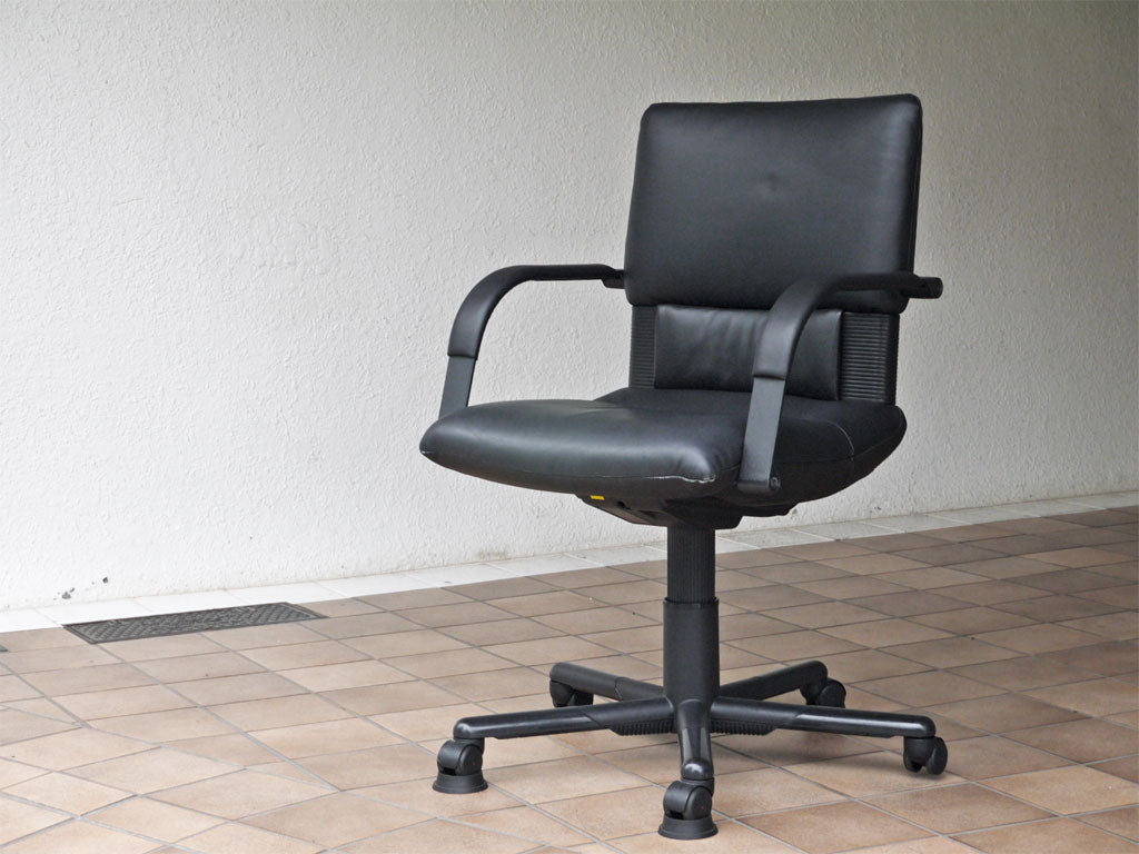 ヴィトラ vitra. フィグラ Figura デスクチェア オフィスチェア ローバック 本革 ブラック ガス圧昇降 リクライニング マリオ・ベリーニ 廃番 中古品 買い取りしました。