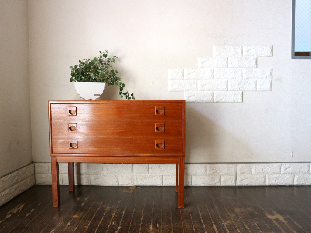 デンマークビンテージ Danish vintage チーク材 チェスト ローチェスト 抽斗3杯 北欧家具 中古品  買い取りしました。