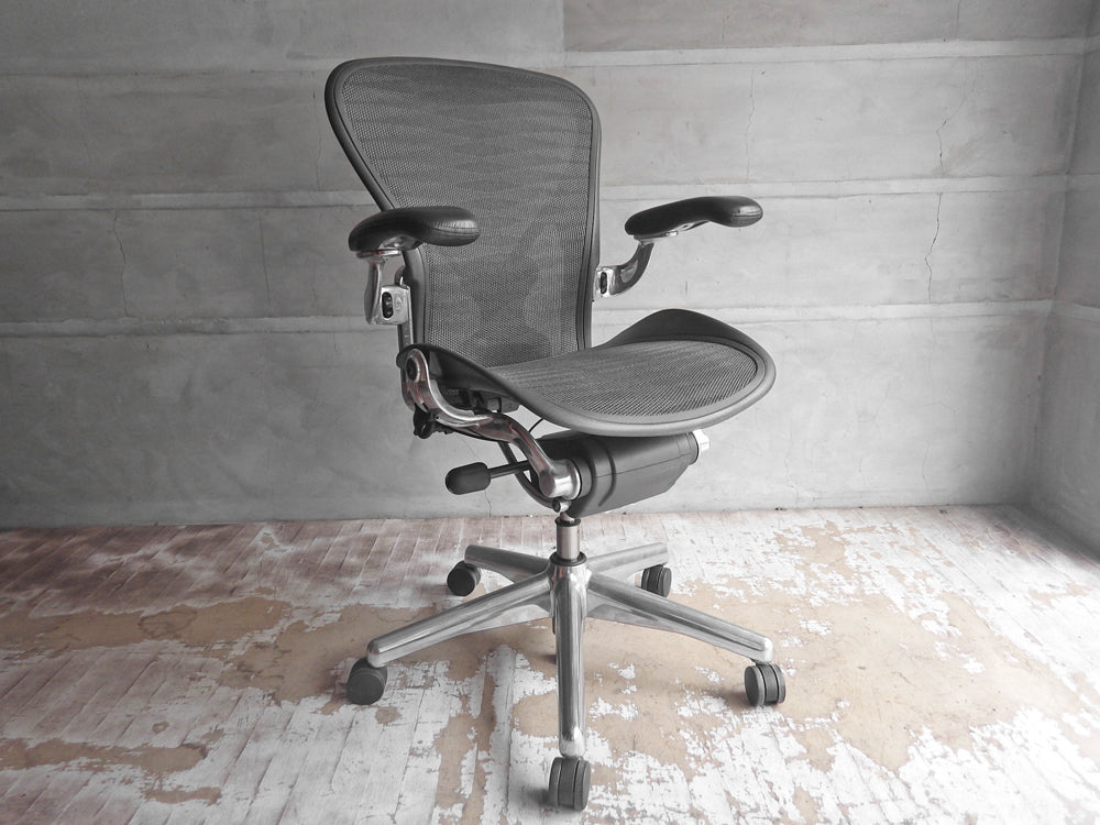 ハーマンミラー Herman Miller アーロンチェア Bサイズ ポスチャーフィット ポリッシュドアルミベース × タキシードブラック フル装備 中古品 買い取りしました。