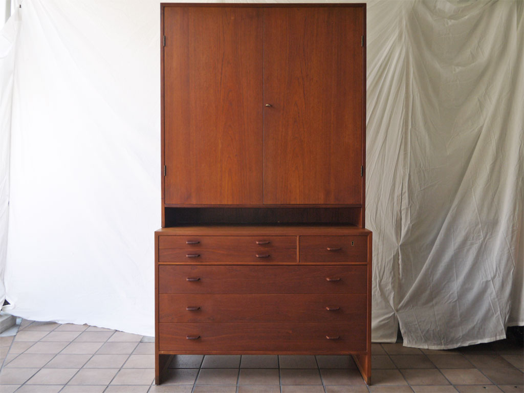 RY Mobler システムボード チーク材 ハンス・J・ウェグナー デザイン Hans J Wegner ブックシェルフ チェスト デンマーク 1960s 北欧ビンテージ  中古品 買い取りしました。